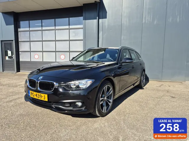 BMW 3 Serie Touring M Sport Pakket / Na 318i 2017 Benzine