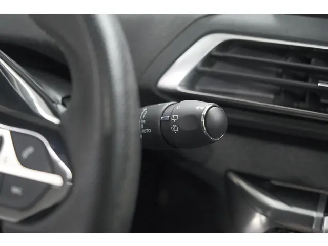 Peugeot 5008 PureTech 130 EAT8 GT-Line 2020 Benzine 37