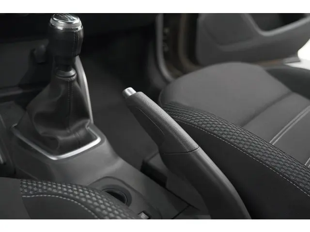 Dacia Duster TCe 130 Tech Road 2019 Benzine 42