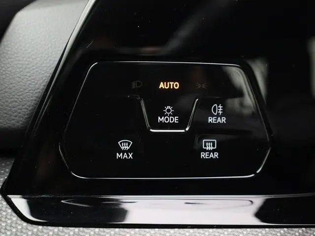 Volkswagen Golf 1.5 eTSI 130pk DSG R-Line 2024 Benzine 15