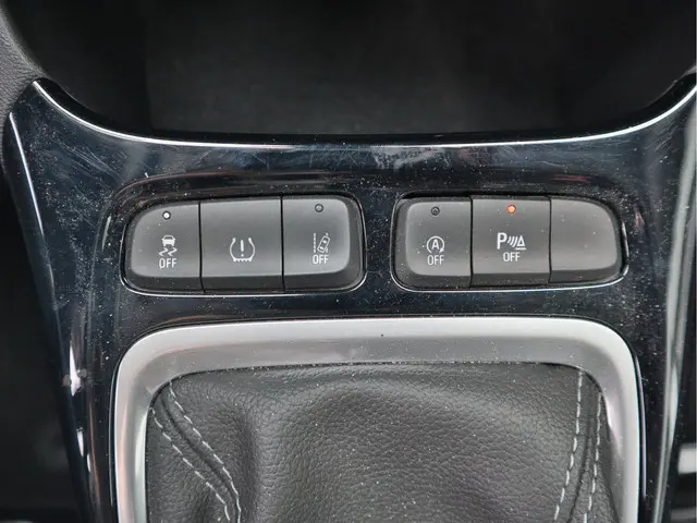 Opel Crossland 1.2 Turbo GS Line 2021 Benzine 25