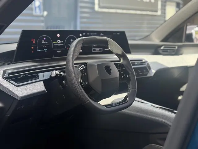 Peugeot e-3008 GT Avantage 210 73 kWh 2025 Elektrisch 24