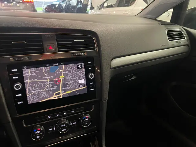 Volkswagen Golf 1.0 TSI Comfortline 2017 Benzine 6