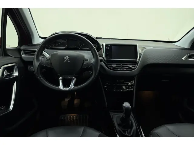 Peugeot 2008 1.2 PureTech Allure 2016 Benzine 18