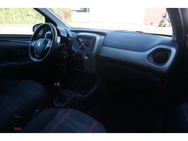 Peugeot 108 1.0 VTi Active 2015 Benzine 15
