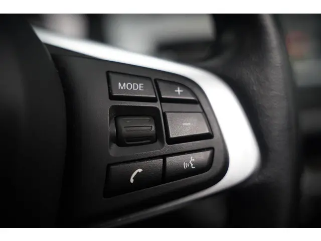 BMW X1 sDrive18i High Executive X Line 2018 Benzine 13