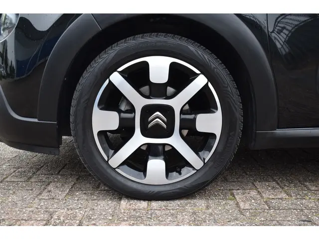 Citroën C3 PureTech 110 EAT6 Shine 2018 Benzine 25