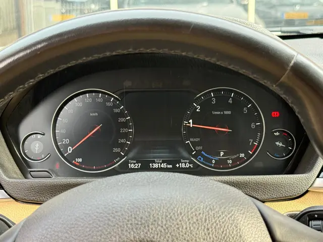 BMW 3 Serie 318i Luxury Edition 2018 Benzine 11