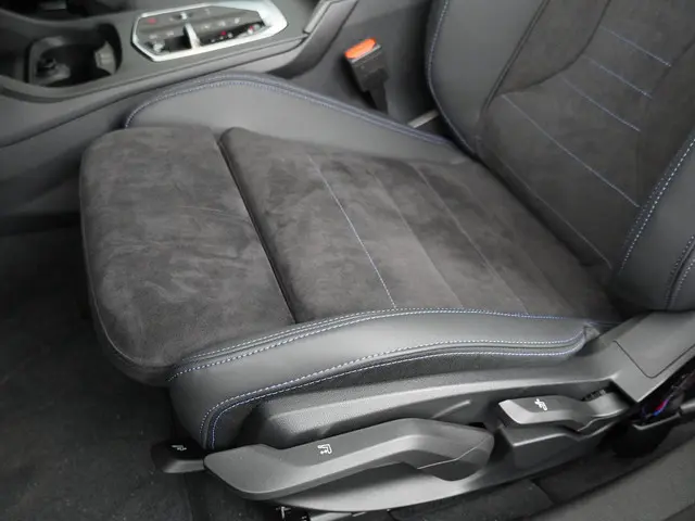 BMW 1 Serie 120 M Sport Design Edition 2026 Benzine 13