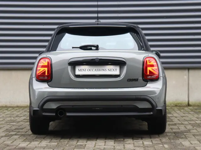 MINI 5-Deurs Cooper 2022 Benzine 4