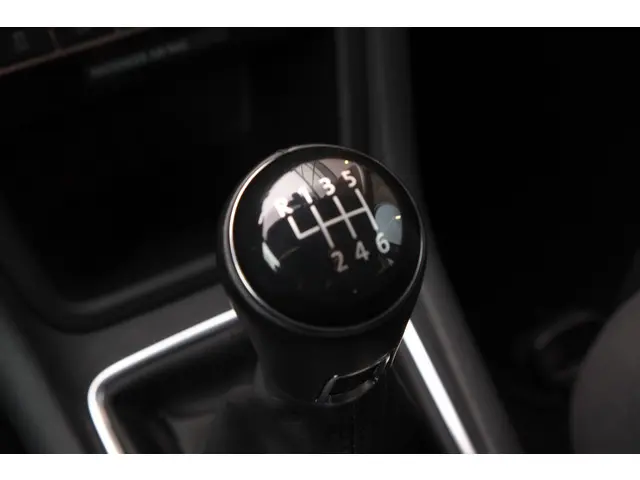 Volkswagen Sharan 2.0 TDI 6p. 2015 Diesel 24