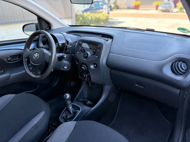 Toyota Aygo 1.0 VVT-I X-NOW 2017 Benzine 11