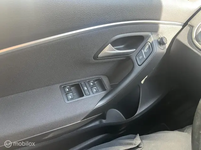 Volkswagen Polo 1.2 TSI Comfortline 2014 Benzine 12