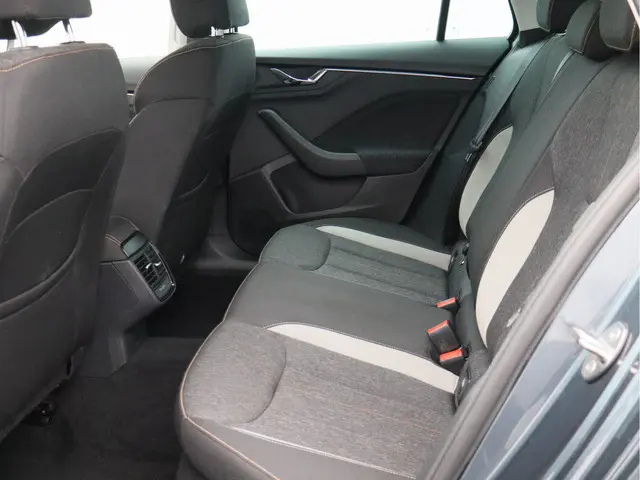 Škoda Kamiq 1.0 TSI Style/ lage km/ automaat! 2020 Benzine 17