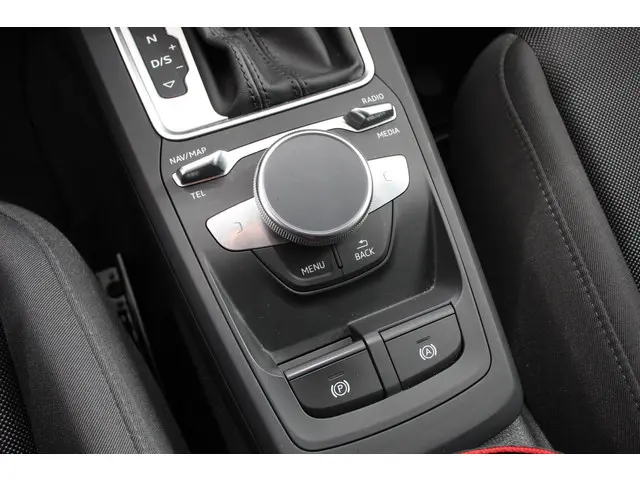 Audi Q2 35 TFSI 150pk S-tronic Prestige 2022 Benzine 19