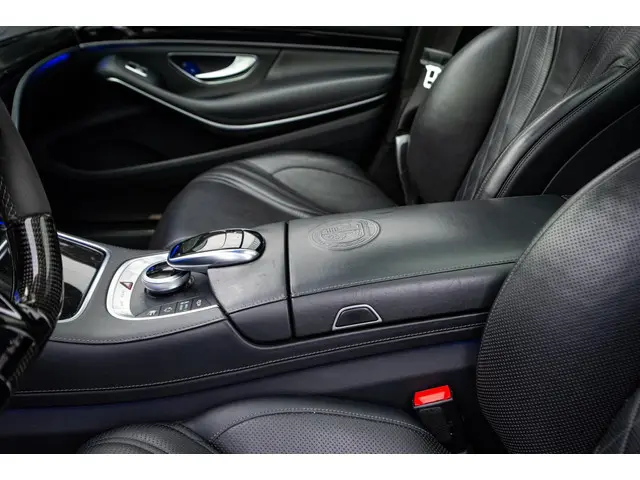 Mercedes-Benz S-Klasse AMG 63 4Matic Lang 2015 Benzine 32
