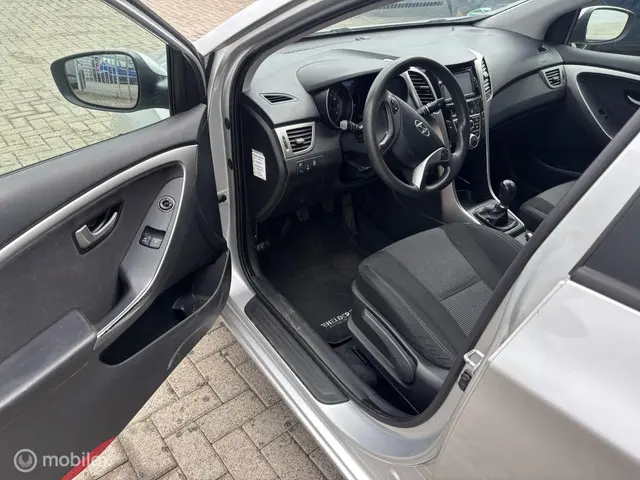 Hyundai i30 1.6 GDI Business Edition 2013 Benzine 9