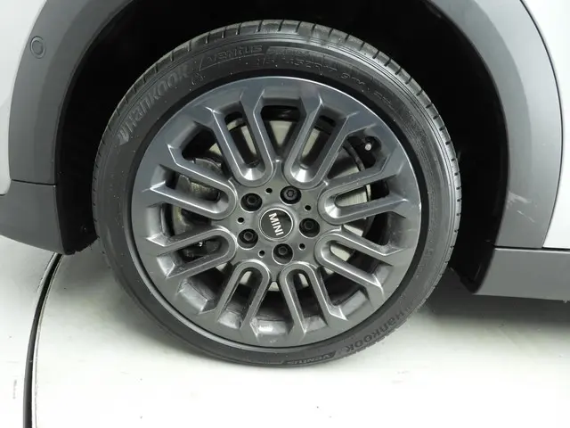 MINI 5-Deurs Cooper S 2025 Benzine 32