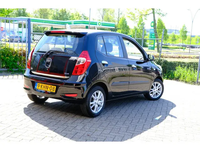 Hyundai i10 1.0 i-Drive 5-drs Elektr. ramen 2013 Benzine 3
