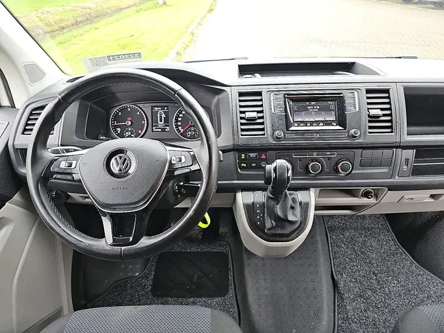 Volkswagen Transporter 2.0 TDI 2019 Diesel 8
