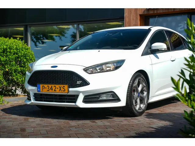 Ford Focus 2.0 ST-3 2016 Benzine 13