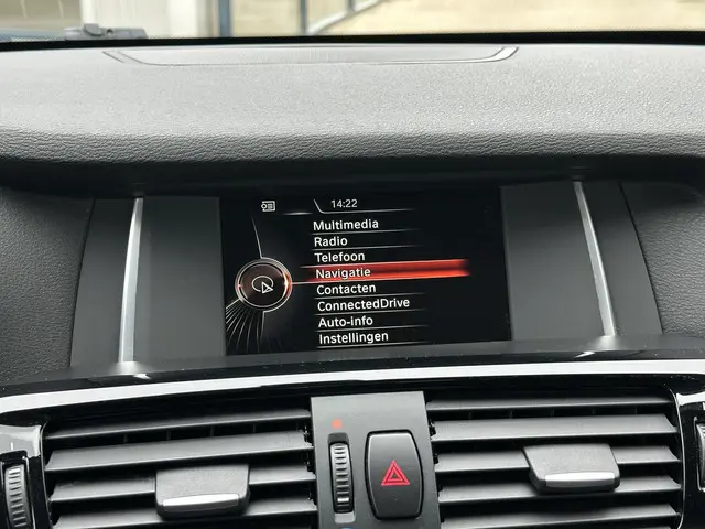 BMW X3 xDrive20i High Executive 2014 Benzine 17