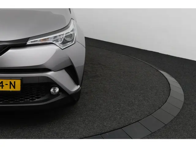 Toyota C-HR 1.2 Bi-Tone 2017 Benzine 35