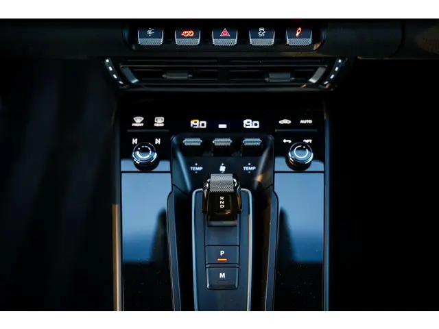 Porsche 911 3.0 Targa 4 GTS 2023 Benzine 16