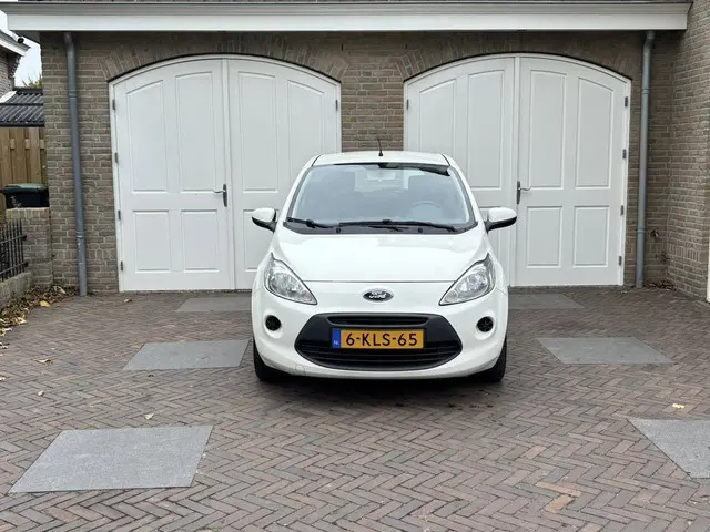 Ford Ka 1.2 Champions Edition start/stop 2013 Benzine 5