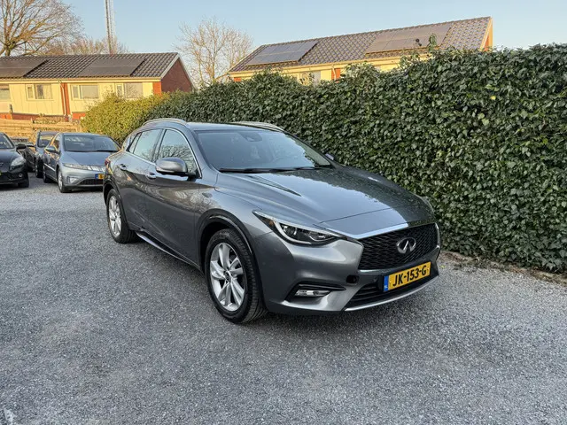 Infiniti Q Q30 1.5d Premium 2016 Diesel