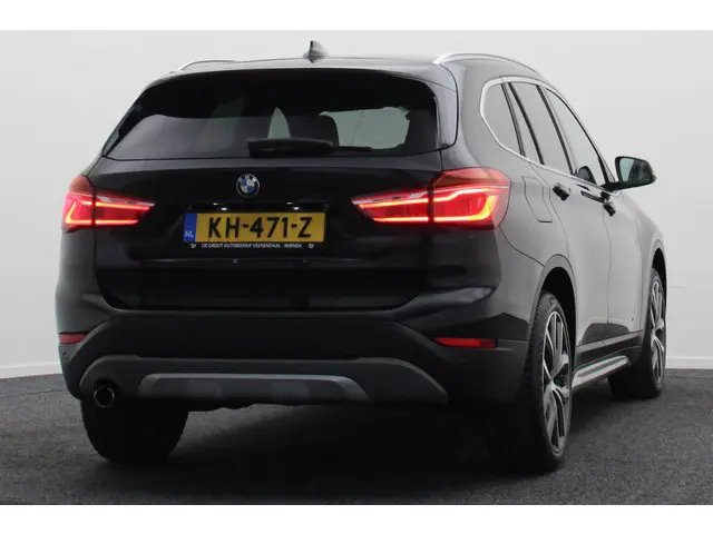 BMW X1 sDrive18i Centennial High Executive 2016 Benzine 18