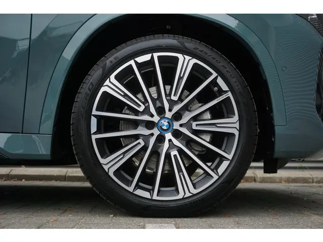 BMW X1 xDrive25e 2025 Hybride Benzine 6