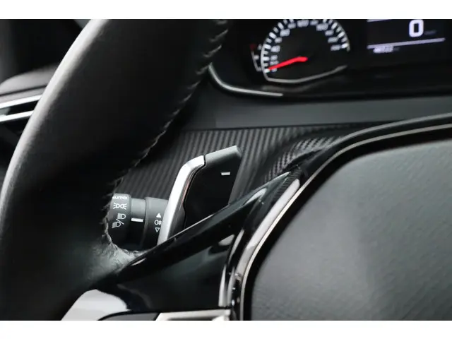 Peugeot 208 1.2 PureTech Active - Automaat 2022 Benzine 10