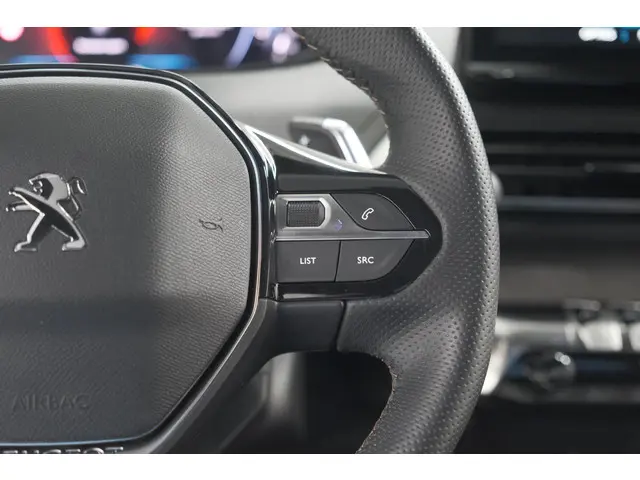 Peugeot 5008 PureTech 130 EAT8 GT 2023 Benzine 32