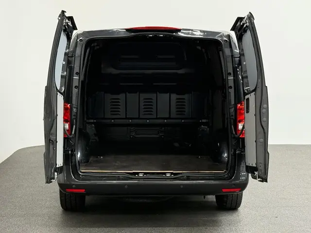 Mercedes-Benz eVito Lang 66 kWh 2023 Elektrisch 3