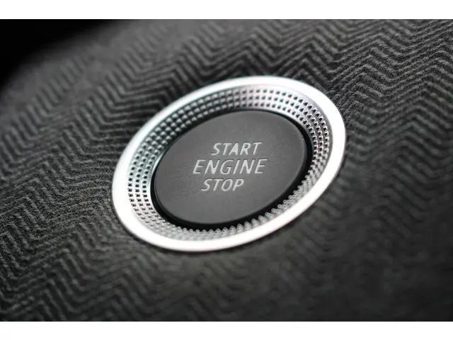 Renault Clio 1.0 TCe 90 GPF techno 2024 Benzine 15
