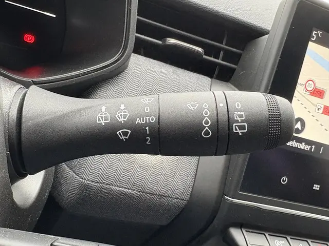 Renault Clio 1.0 TCe 90 GPF techno 2024 Benzine 8