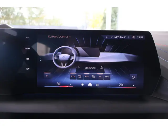 BMW 1 Serie 120 2024 Benzine 21