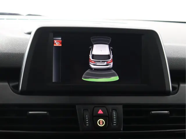 BMW 2 Serie Active Tourer 220i Essential 2015 Benzine 41