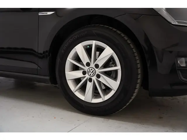 Volkswagen Golf 1.0 TSI Edition [ airco ] 2016 Benzine 21