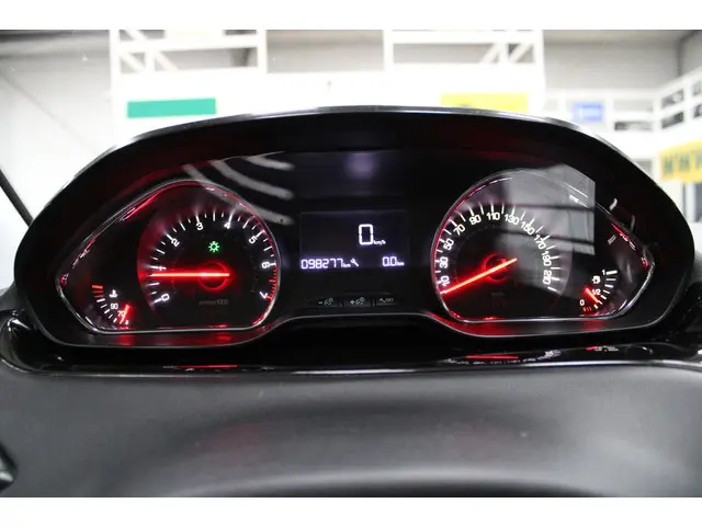 Peugeot 208 1.2 VTi Active 2014 Benzine 15