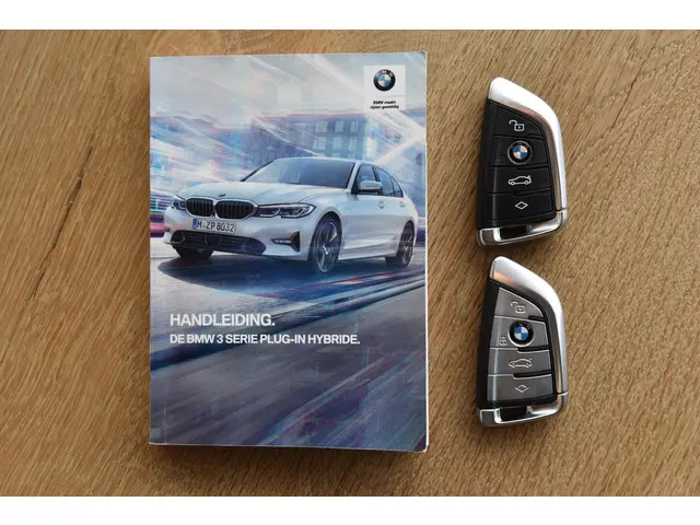 BMW 3 Serie 330e eDrive Edition 2020 Hybride Benzine 28