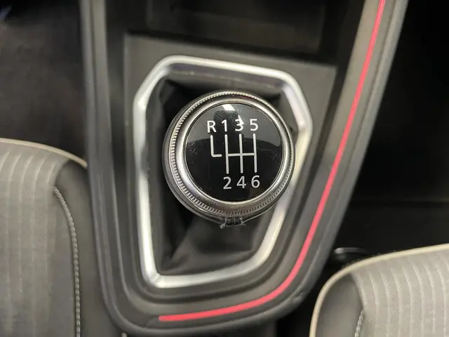 Renault Clio 1.0 TCe 90 GPF techno 2024 Benzine 33