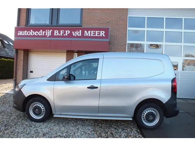 Renault Kangoo 1.3 TCe 100 Comfort L1 Navi 2022 Benzine 10
