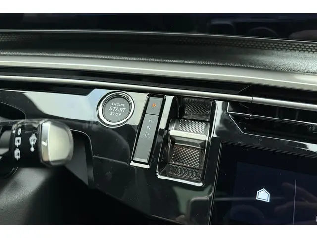 Peugeot e-5008 GT Avantage 73 kWh 2025 Elektrisch 36