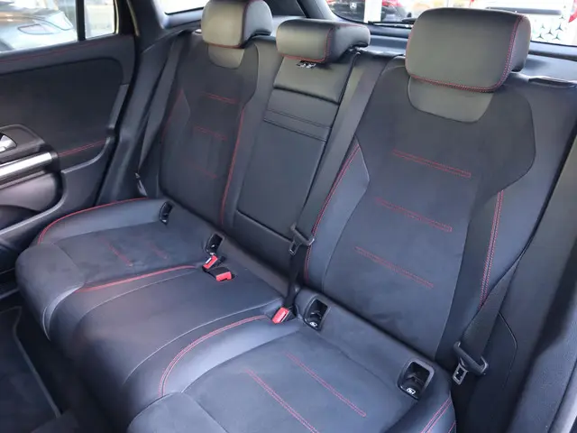 Mercedes-Benz EQA 250 AMG Line 67 kWh 2021 Elektrisch 14