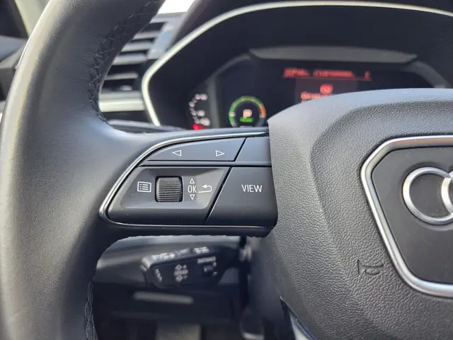 Audi Q3 45 TFSI e Advanced edition 2022 Hybride Benzine 8