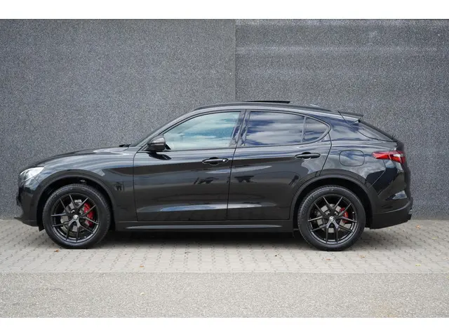 Alfa Romeo Stelvio 2