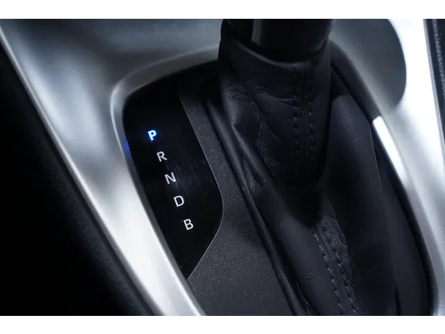 Toyota Yaris 1.5 Hybrid Dynamic 2021 Hybride Benzine 25