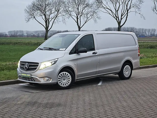 Mercedes-Benz Vito 2